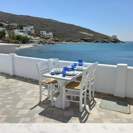 Holiday home Anthie's Shore House *