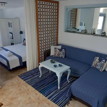 Anthie's Shore House Istérnia
