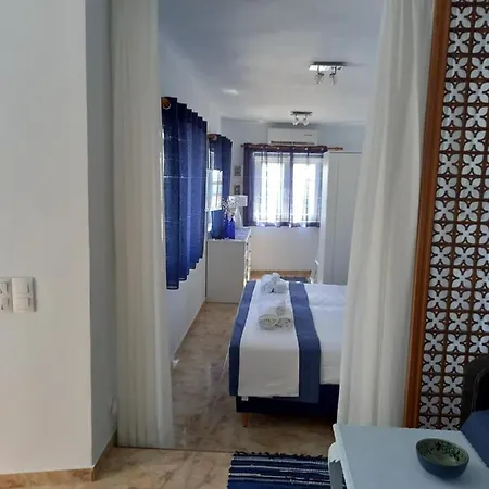 בית נופש Anthie's Shore House Istérnia